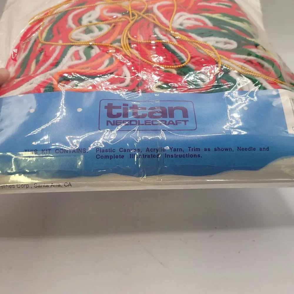 New Vtg 1990 Titan‎ Needlecraft No. 07064 Plastic Canvas Candy Holder